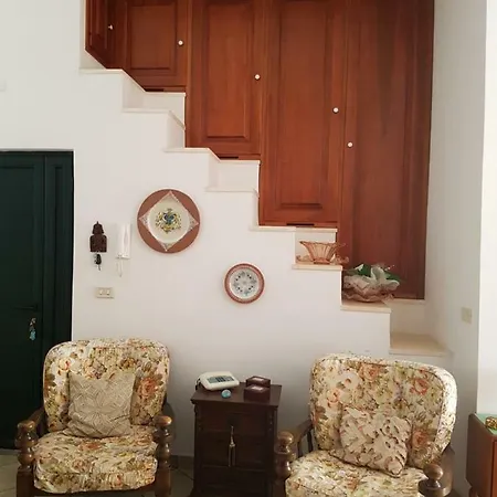 A Due Passi Dal Mare Tatil Evi *